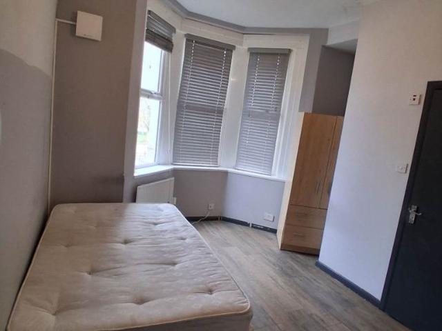 Flat for rent in Harlesden, Greater London