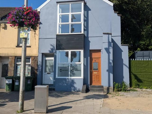Flat for rent in Hirwaun