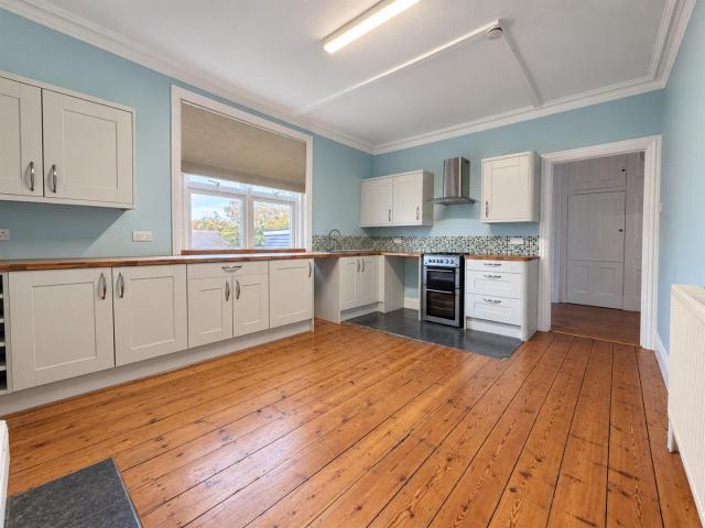 Flat for rent in Lee-on-the-Solent, Gosport