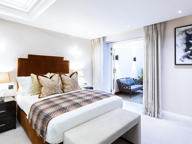 Flat for rent in Calderstones