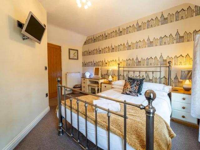 Flat for rent in Acton Round, Shropshire