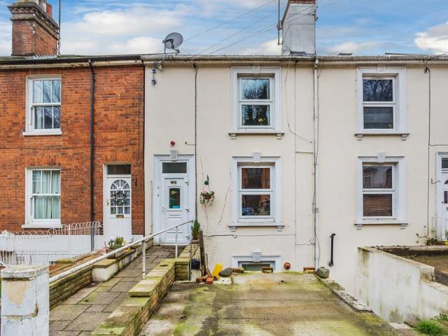 Flat for rent in Red Hill, Surrey