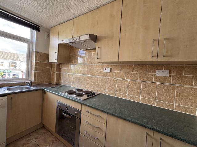 Flat for rent in Connah's Quay, Wales