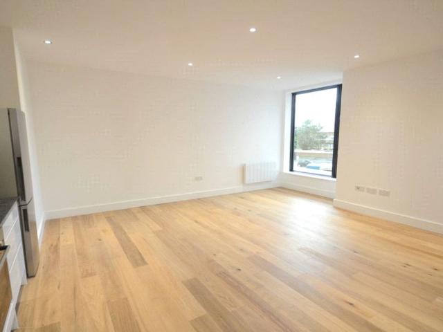 Flat for rent in Slough