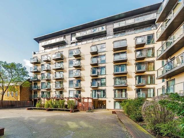 Flat for rent in Slough