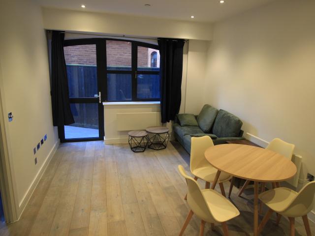 Flat for rent in Slough