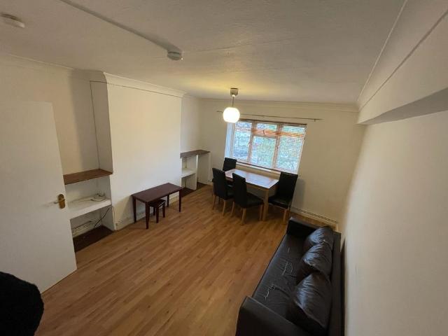 Flat for rent in Beckton, Greater London