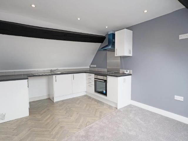 Flat for rent in Stone, Baswich