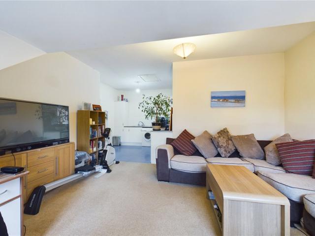 Flat for rent in Theale, West Berkshire