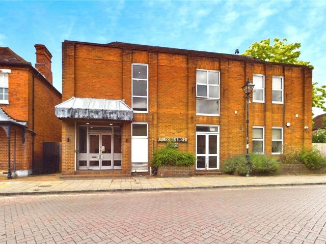 Flat for rent in Theale, West Berkshire