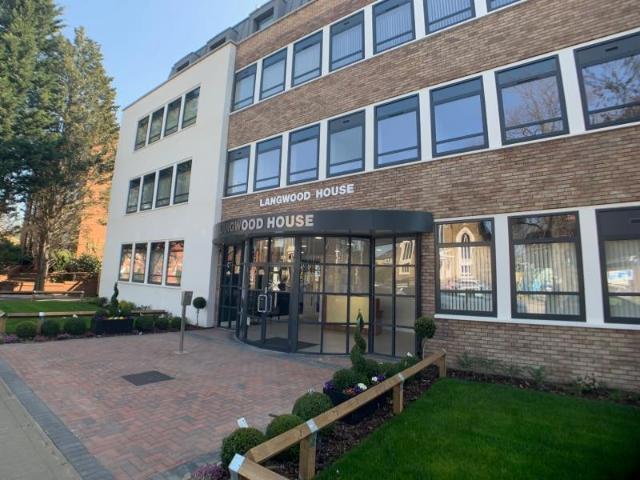 Flat for rent in Batchworth