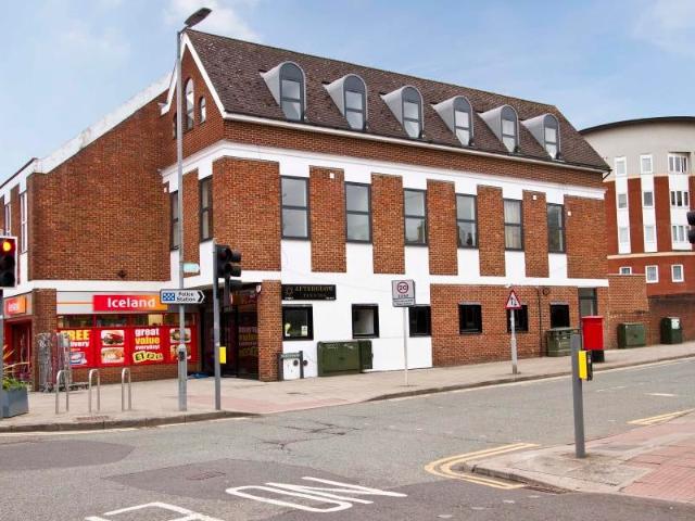 Flat for rent in Batchworth