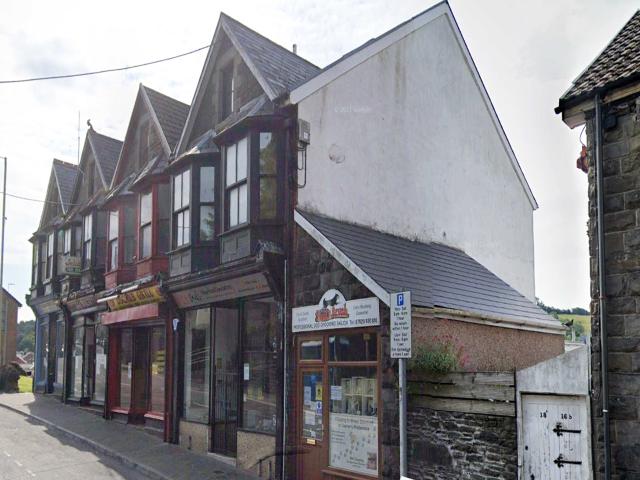 Flat for rent in Tonyrefail, Coedely