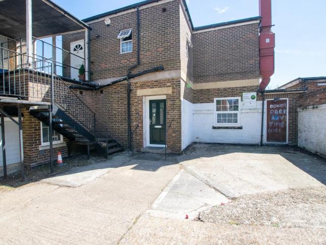 Flat for rent in Uckfield, Cross In Hand
