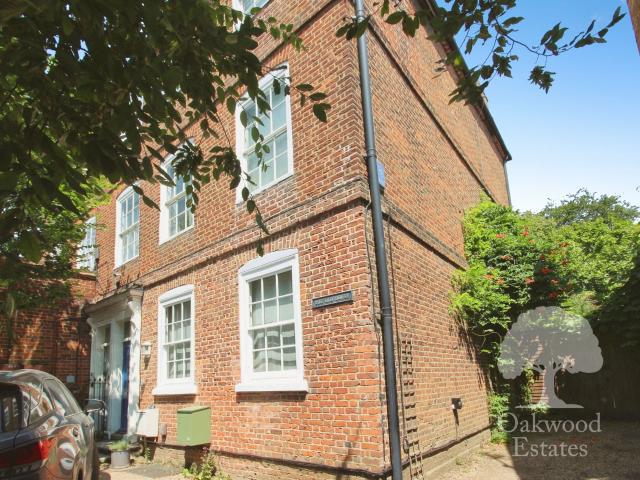 Flat for rent in Iver