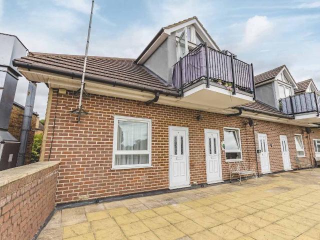 Flat for rent in Iver