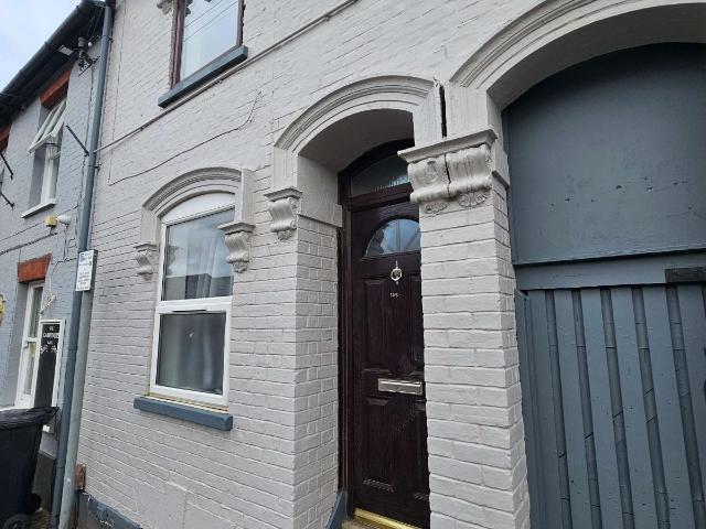 Flat for rent in Spring Park, Luton