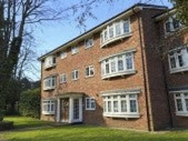 Flat for rent in Furze Platt, Maidenhead