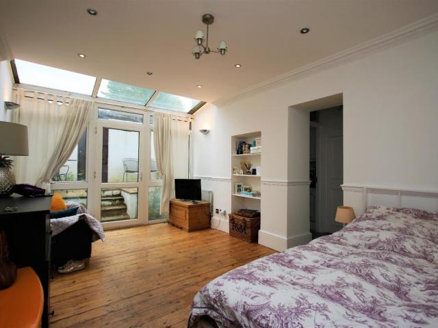 Flat for rent in Highbury, Greater London