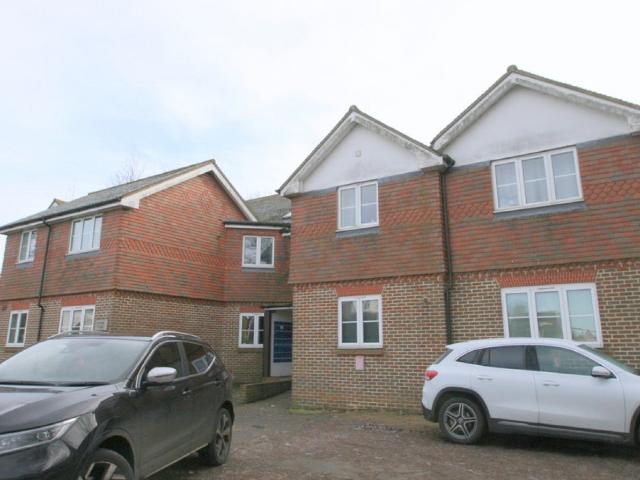 Flat for rent in Southborough, Sandown Park
