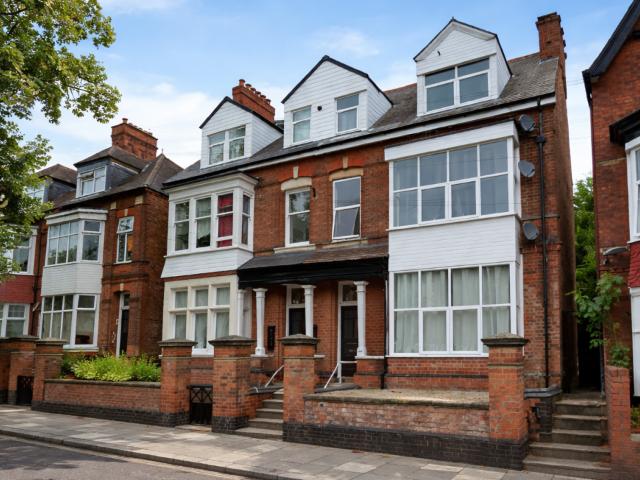 Flat for rent in West End, Old Wharf