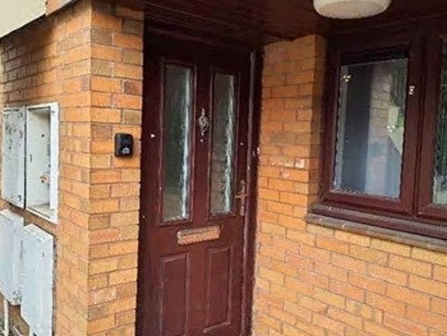 Flat for rent in Rough Hills, Wolverhampton