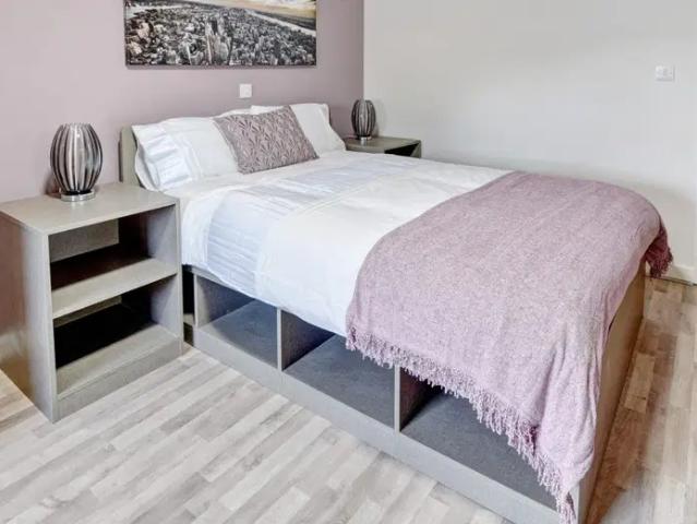 Room for rent in Charing Cross, Leeds