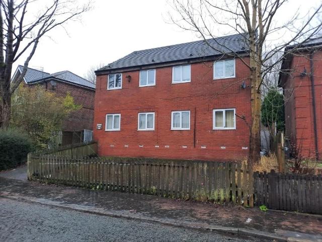 Flat for rent in Sudden, Burnedge