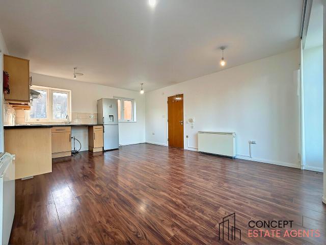Flat for rent in London Borough of Merton, Mitcham