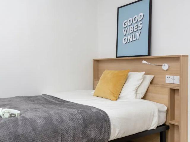 Flat for rent in Lansdowne, Springbourne