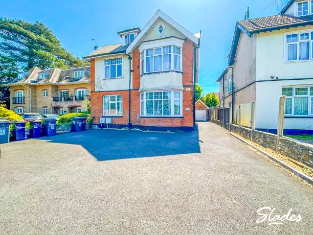 Flat for rent in Lansdowne, Springbourne