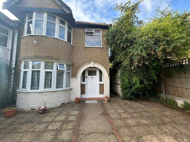 Flat for rent in Hendon, Greater London