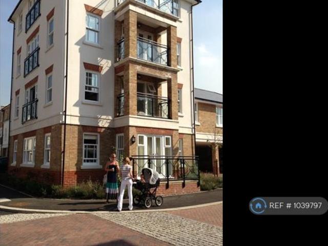 Flat for rent in Roehampton, Greater London