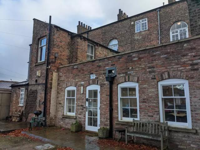 Flat for rent in Holgate, High Field