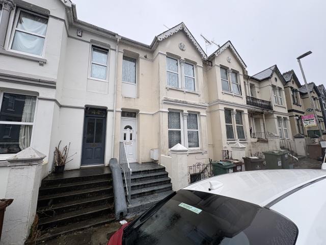 Flat for rent in Lipson Vale, Mount Wise