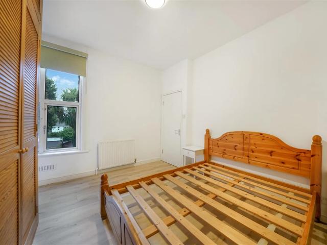 Flat for rent in Willesden Green, Greater London