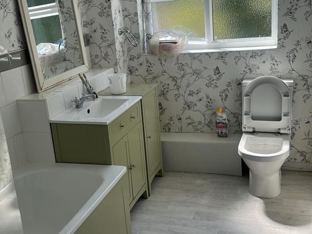 Flat for rent in Addlestone, Runnymede