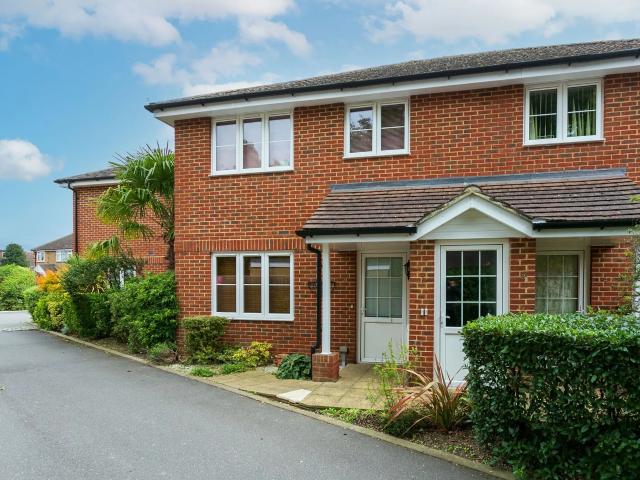 Flat for rent in Kingswood, North Watford