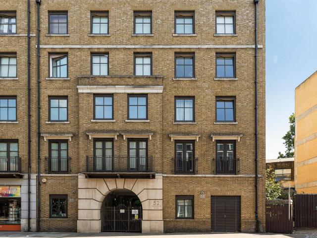 Flat for rent in Highbury, Greater London