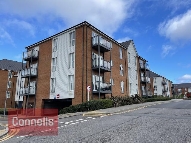 Flat for rent in Kilnwood Vale, Horsham
