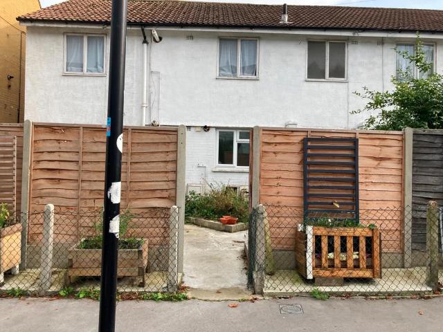Flat for rent in London Borough of Croydon, Greater London