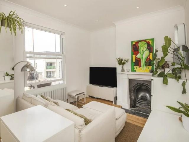 Flat for rent in London Borough of Croydon, Greater London