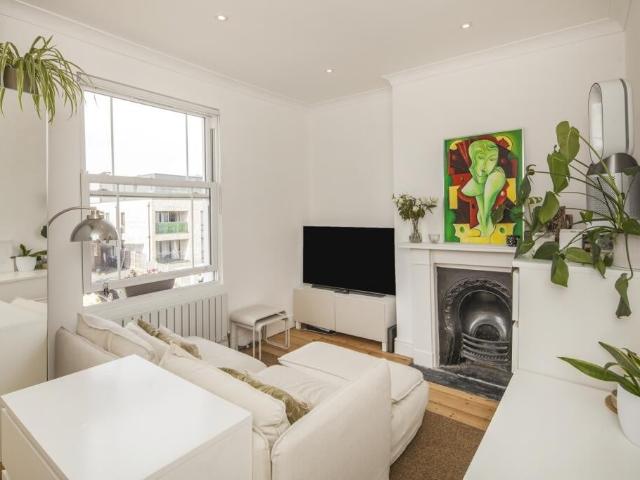 Flat for rent in London Borough of Croydon, Greater London