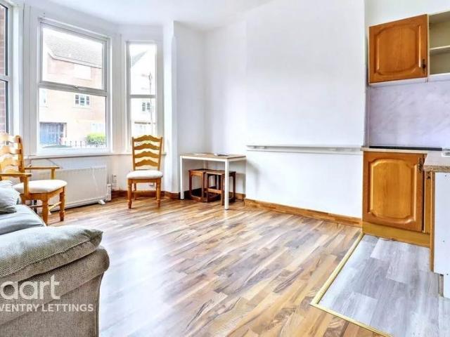 Flat for rent in Coundon, West Midlands