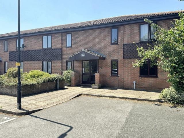 Flat for rent in Martyrs Field, The Bridge