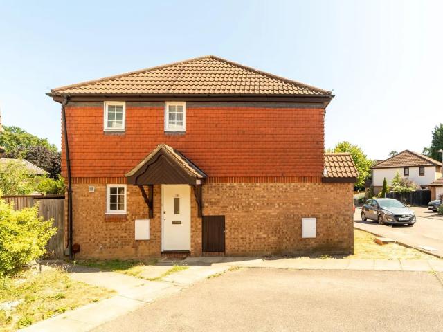 Flat for rent in Westbury Estate, King's Walden