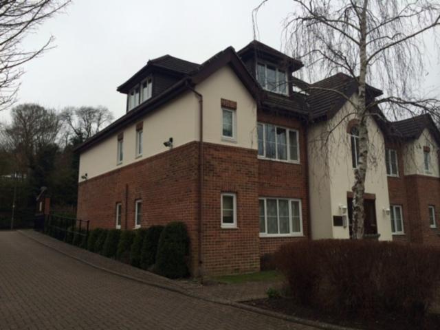 Flat for rent in Hillview, Surrey