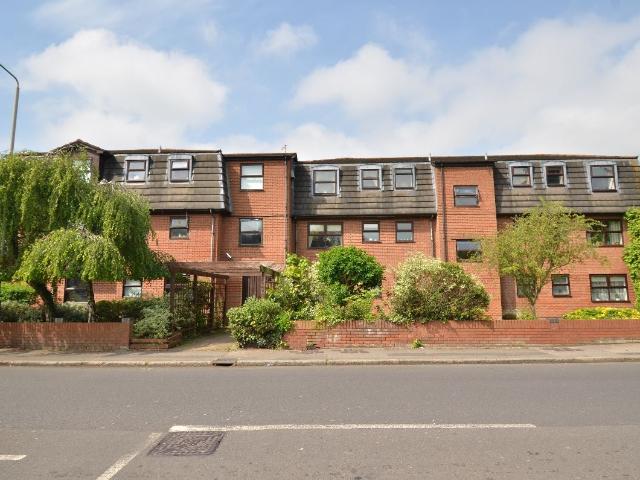 Flat for rent in London Borough of Havering, Greater London