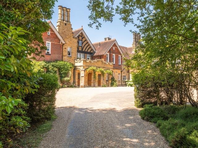 Flat for rent in Horsham, West Sussex