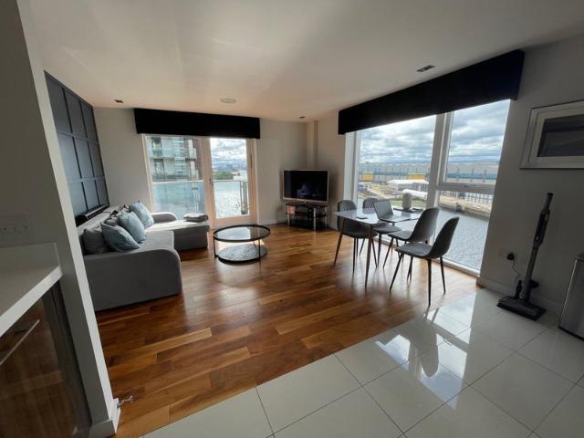 Flat for rent in Thornwood, Govan